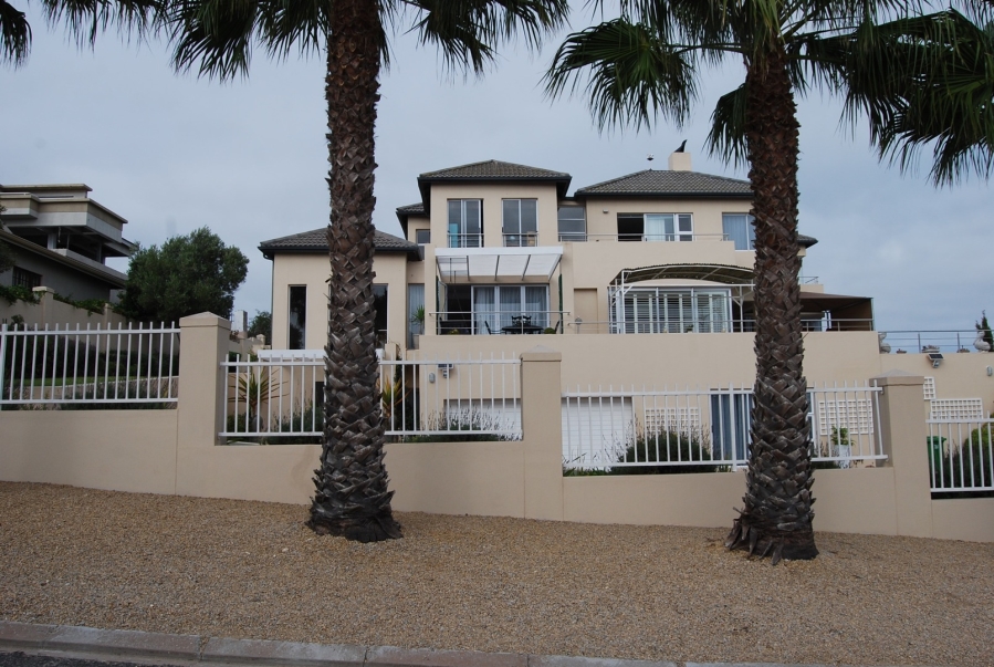 5 Bedroom Property for Sale in Country Club Western Cape